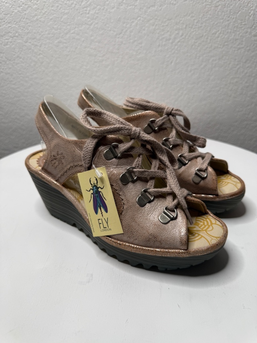 Fly London Ylfa Luna Metallic Leather Lace Up Wedge Sandals Rose Gold Size 5.5